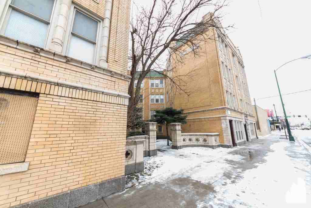4255 W Addison St #63-1 - Photo 2 of 11