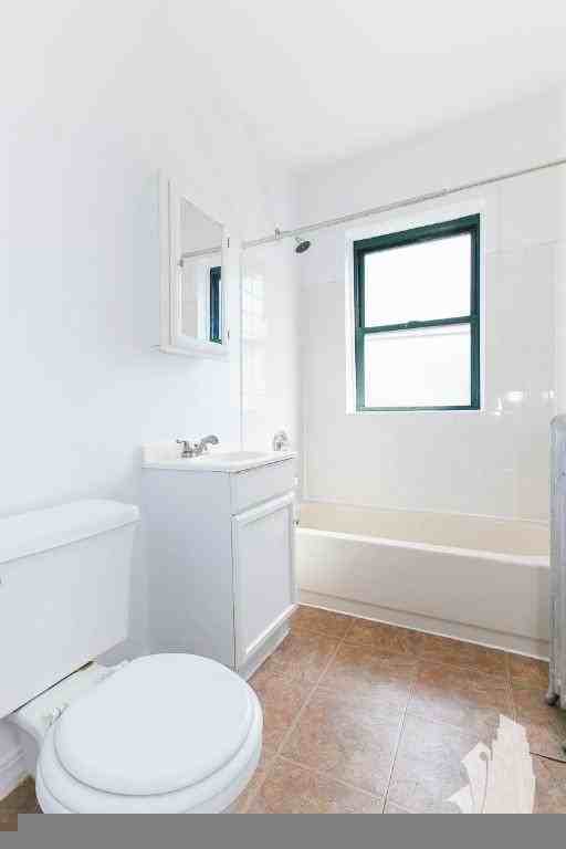 2330 N Spaulding Ave #2330-1A - Photo 6 of 7