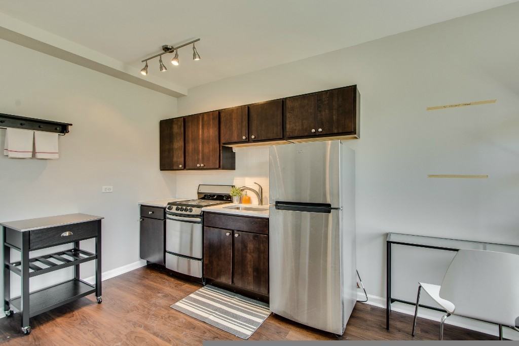 1627 N Humboldt Blvd #4E - Photo 2 of 10