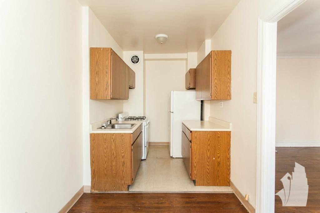 540 W Briar Pl #2F - Photo 5 of 8
