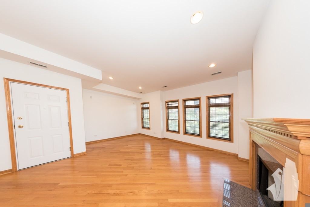 2741 N Southport Ave #2741-3S - Photo 4 of 17