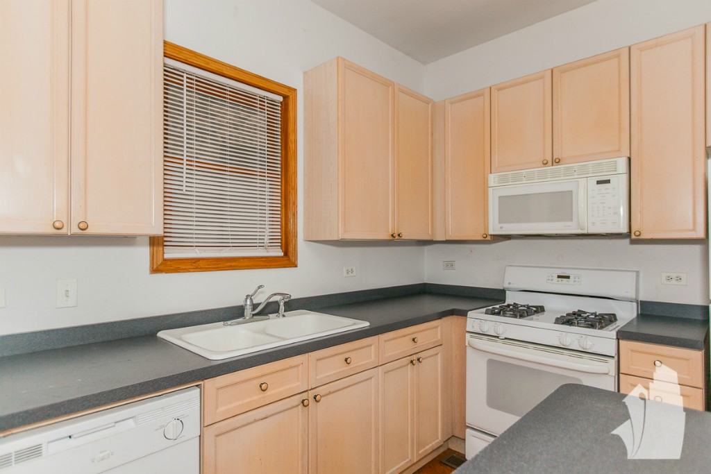 2732 N Wayne Ave #1 - Photo 5 of 13