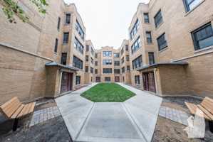 featured image of 2618 N Rockwell St
