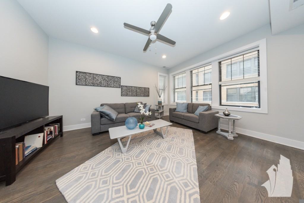 2618 N Rockwell St #2618-2R - Photo 4 of 15