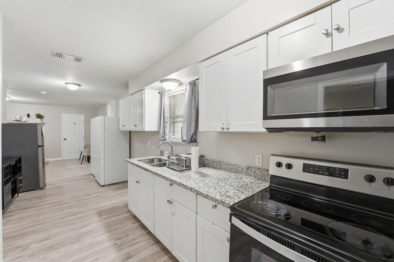 Mulberry Ln - Photo 7 of 35