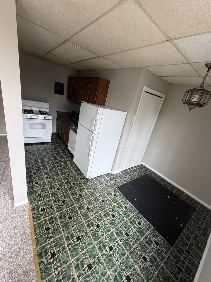 3019 Broadway #1 - Photo 4 of 5