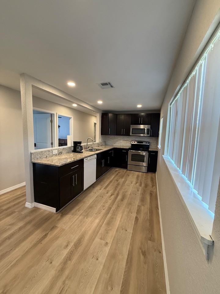 Park Manor Dr - Photo 4 of 8