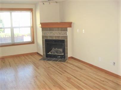 5006 11th Ave NE Unit A Seattle WA 98105 LCG (C) - Photo 2 of 16