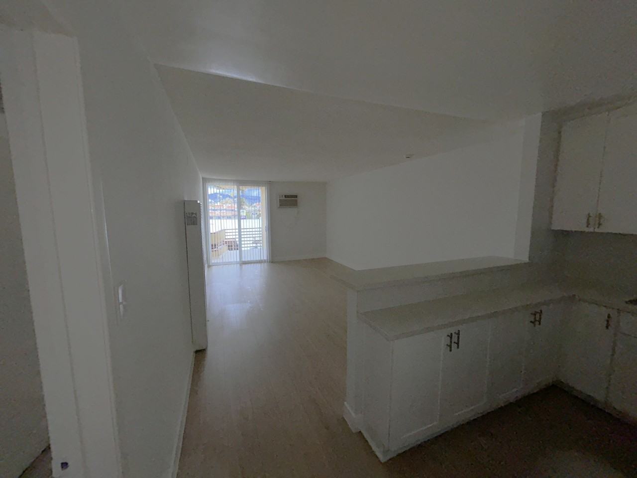 3093 - 327 S. Normandie Ave. - Photo 3 of 17