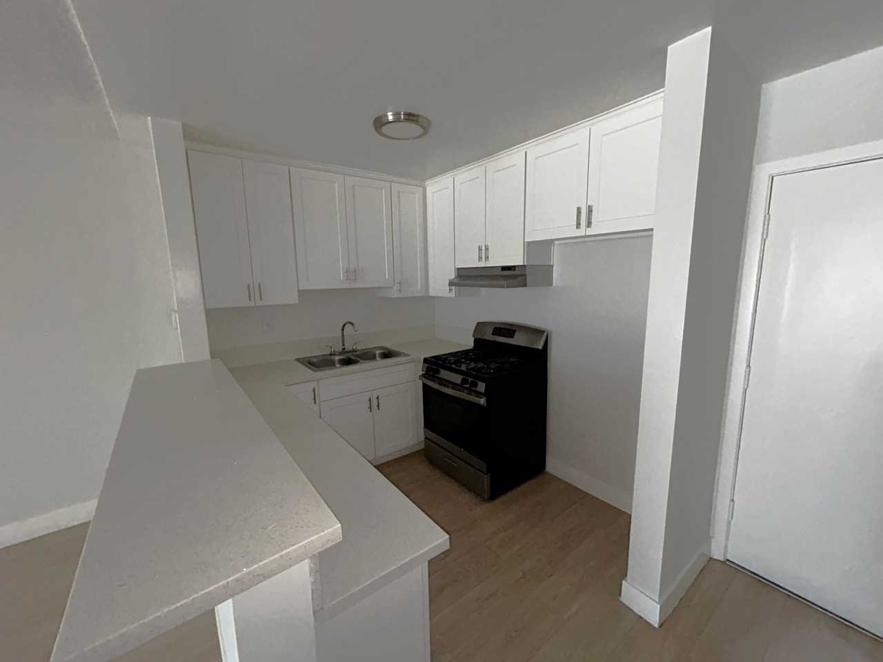 3093 - 327 S. Normandie Ave. - Photo 7 of 17
