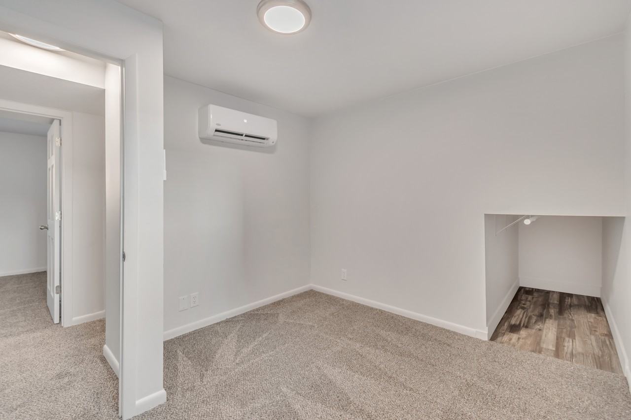 2066 W Quailstone Drive - 2 Downstairs - Photo 4 of 12