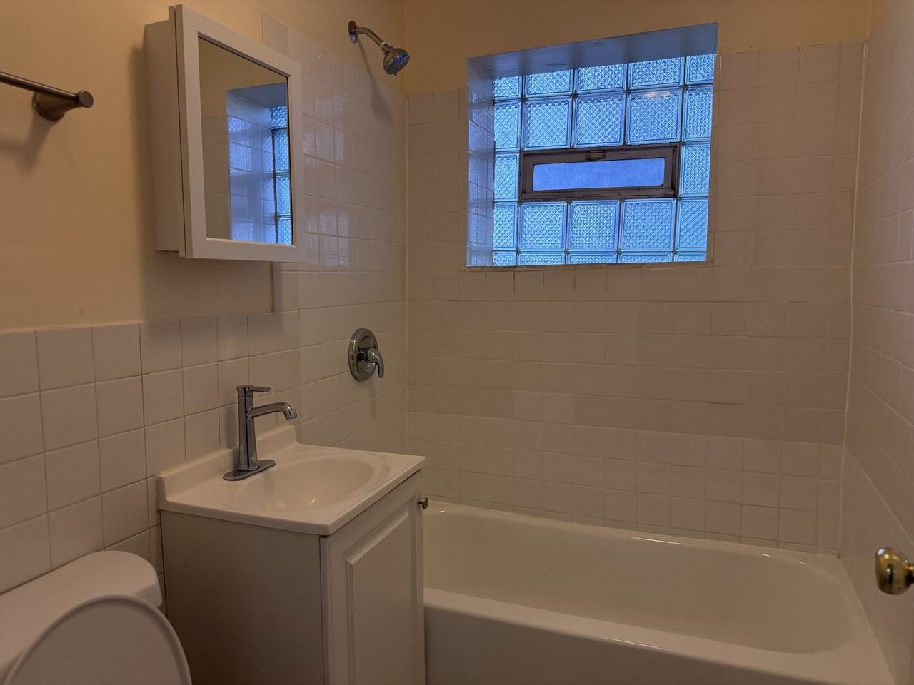 8907-09 South Cottage Grove Avenue - OWNER HANDLES ALL MAIN - Photo 3 of 6