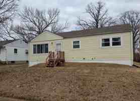 featured image of 945 Edgehill Dr #1