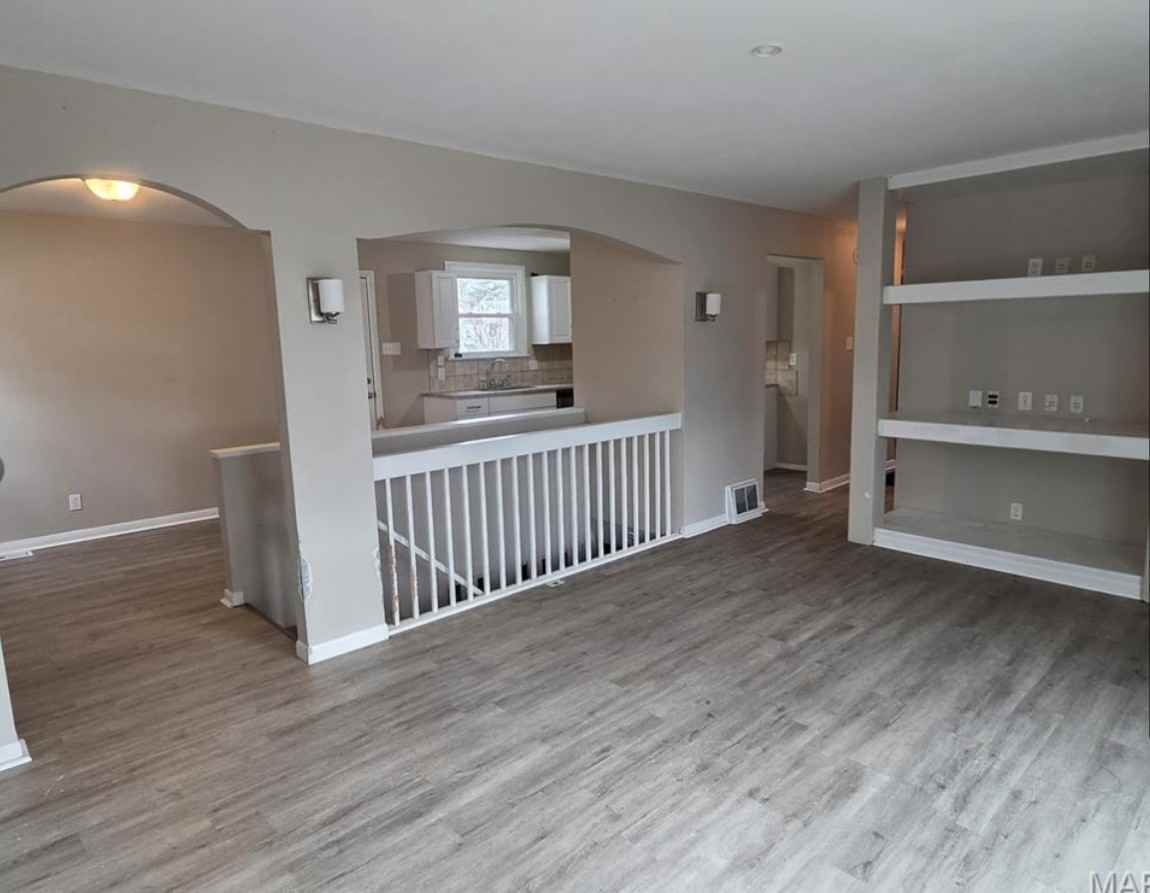 945 Edgehill Dr #1 - Photo 3 of 6