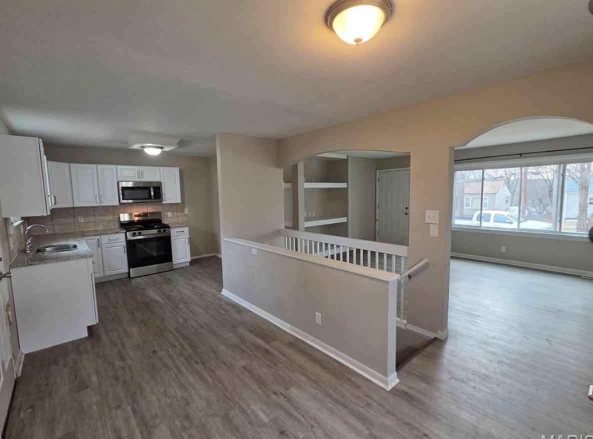 945 Edgehill Dr #1 - Photo 4 of 6