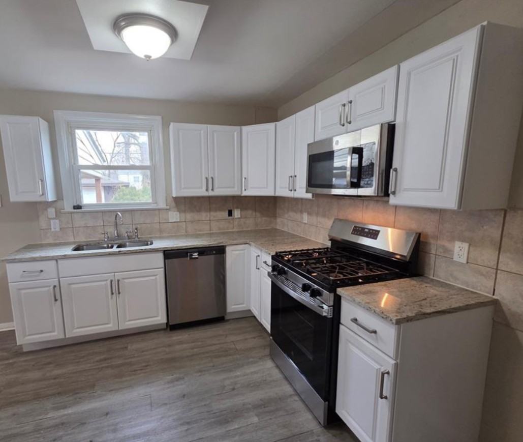 945 Edgehill Dr #1 - Photo 5 of 6