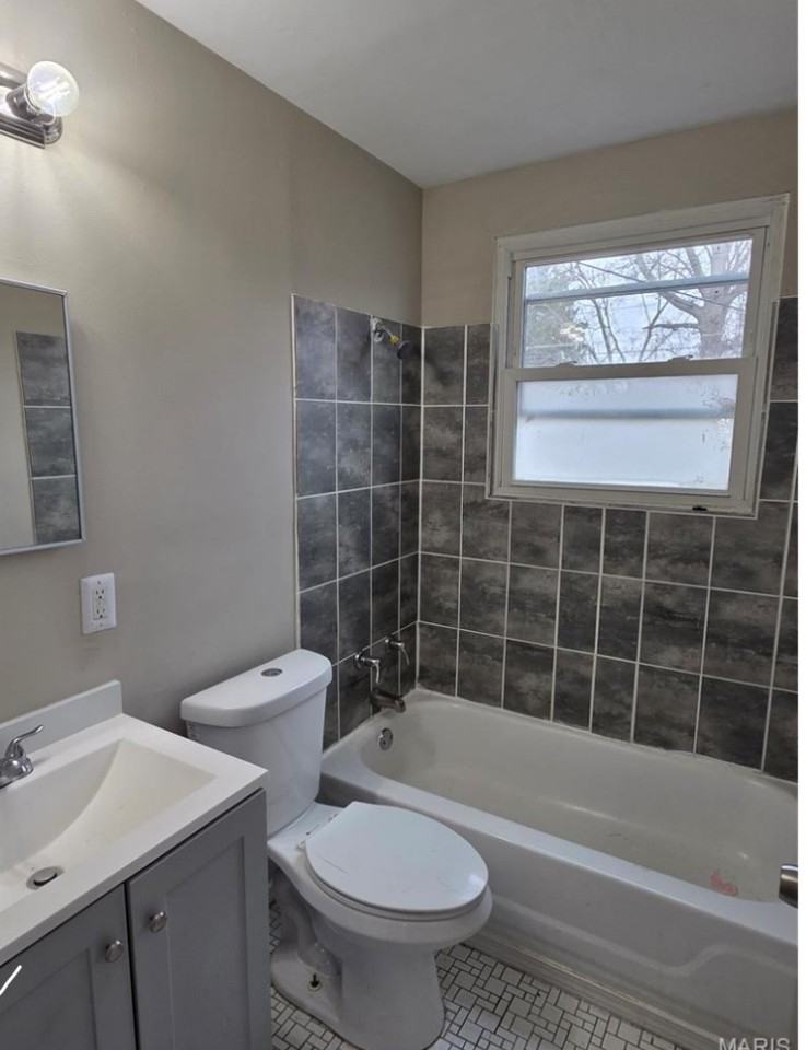 945 Edgehill Dr #1 - Photo 6 of 6