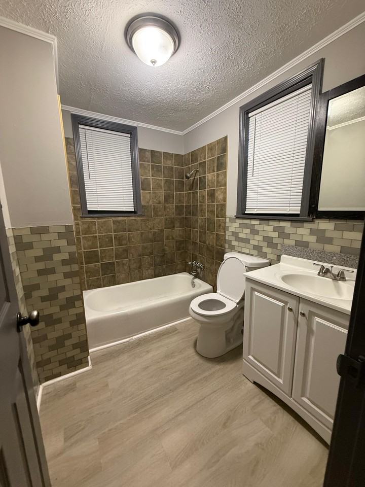 12 Puritan St #1 - Photo 4 of 10