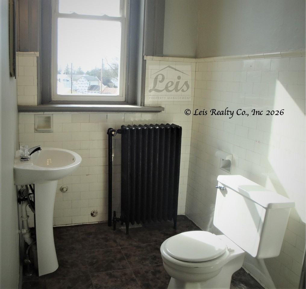 423 West 4th Street Apt 4 - Photo 7 of 14