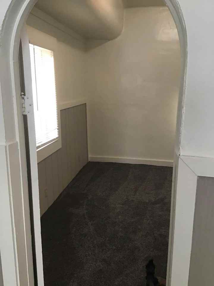 1019 East Broadway Street - Photo 3 of 9