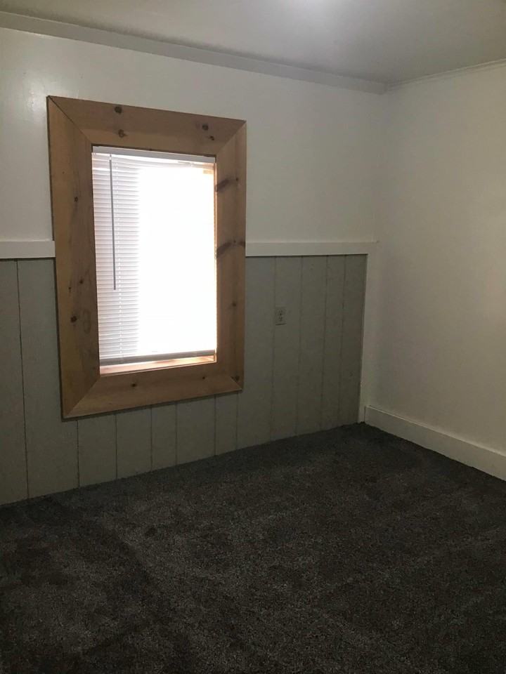 1019 East Broadway Street - Photo 5 of 9