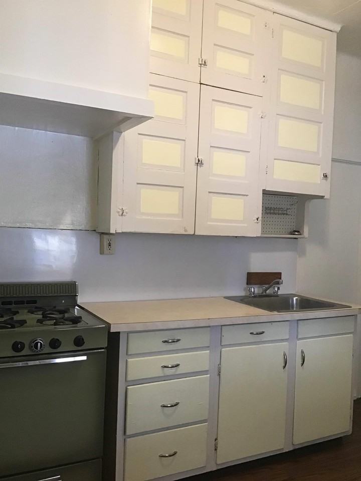1019 East Broadway Street - Photo 6 of 9