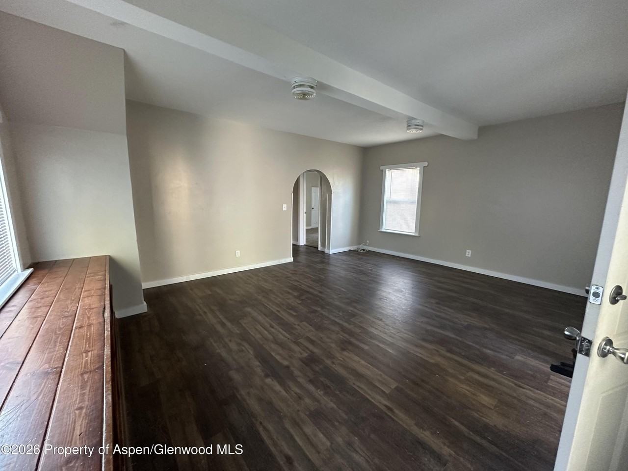 586 Rose St - Photo 2 of 23