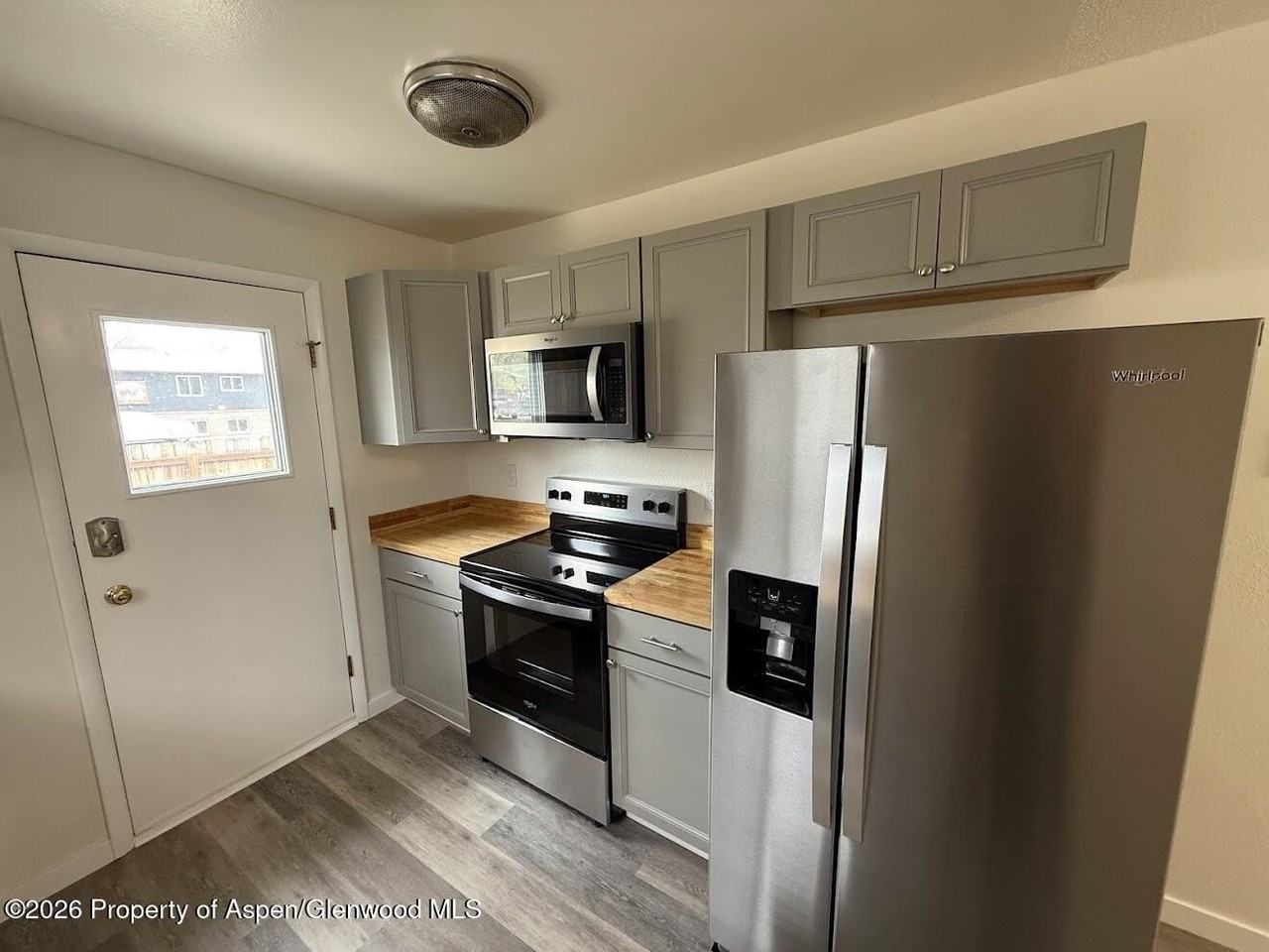 724 Tucker St - Photo 5 of 7