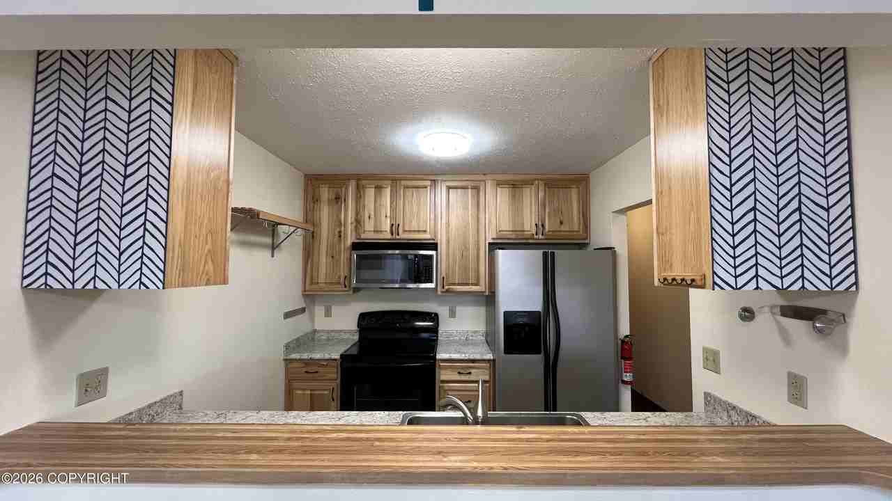 1630 Eastridge Dr #303 - Photo 5 of 23