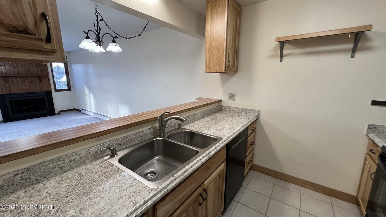 1630 Eastridge Dr #303 - Photo 7 of 23