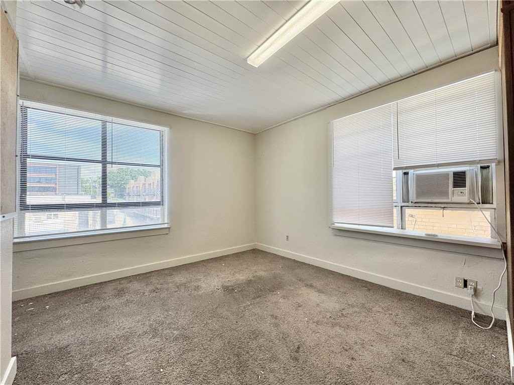 645 W Dickson St #10 - Photo 2 of 7