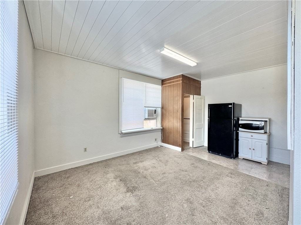 645 W Dickson St #10 - Photo 4 of 7