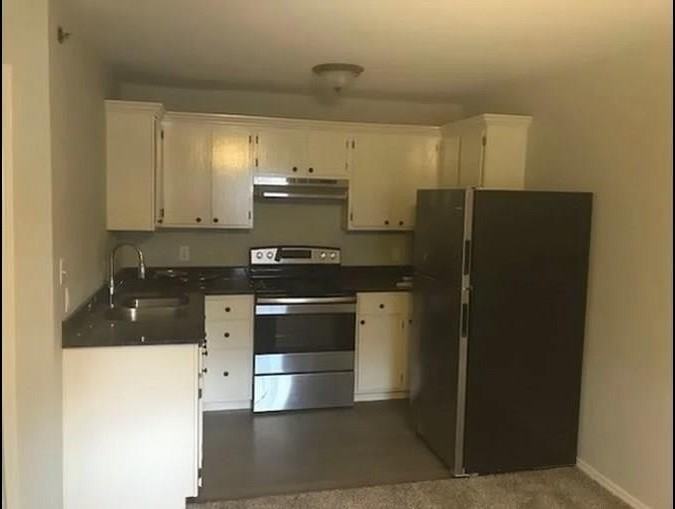 944 N Storer Ave #11 - Photo 2 of 4