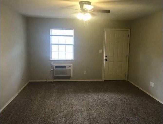 944 N Storer Ave #11 - Photo 3 of 4