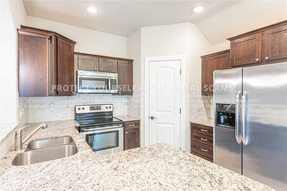 4636 W Croft Dr - Photo 6 of 16