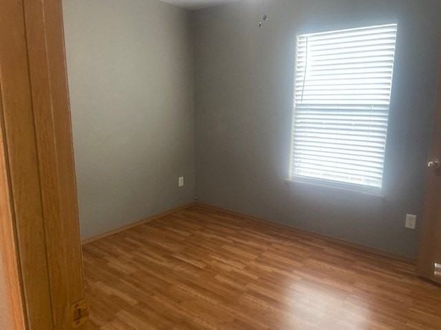 2528 Woodford St - Photo 4 of 13