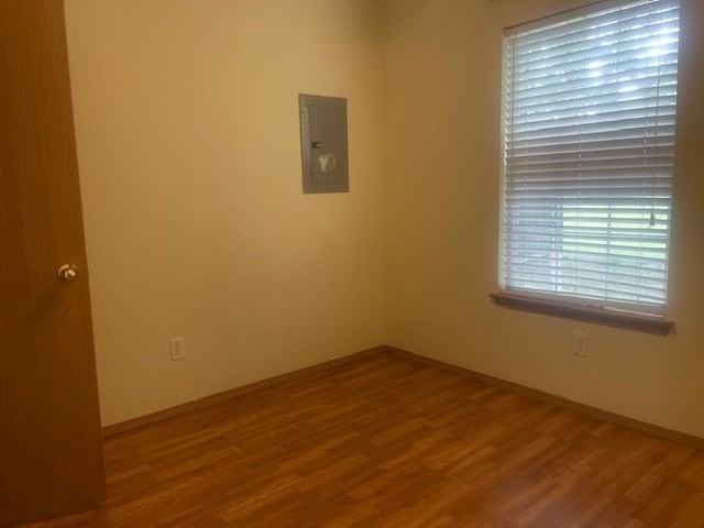 2528 Woodford St - Photo 6 of 13