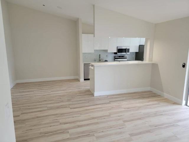 2733 Zorno Way - Photo 3 of 7