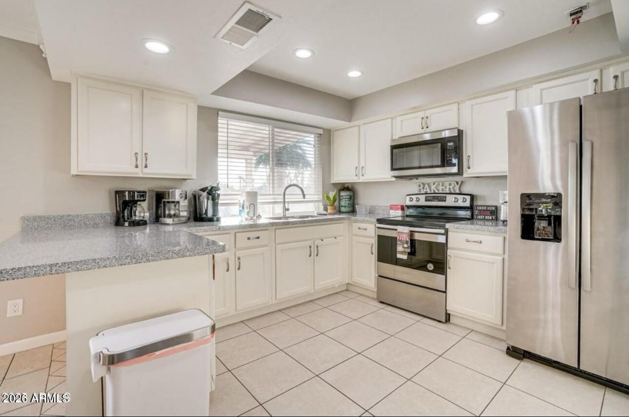 9819 N 67th Dr - Photo 6 of 33