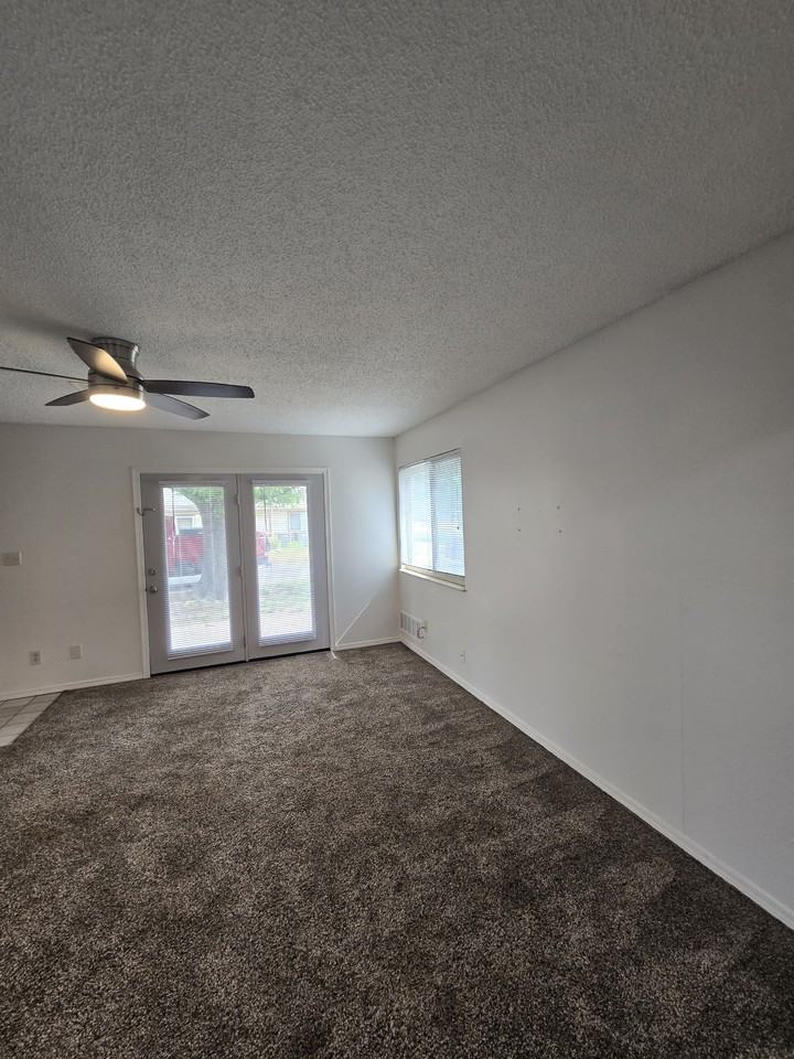 437 South Paula Avenue - Photo 4 of 17