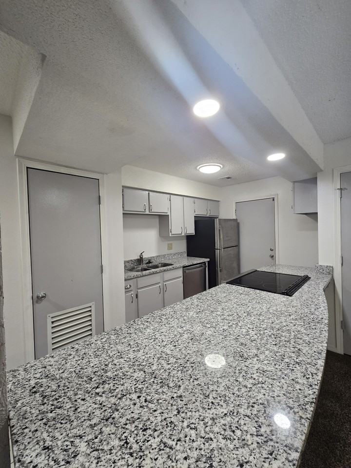 437 South Paula Avenue - Photo 6 of 17
