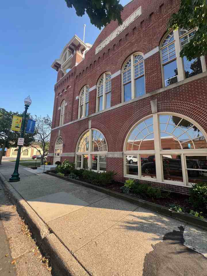Old City Hall Apartments - Photo 7 of 11