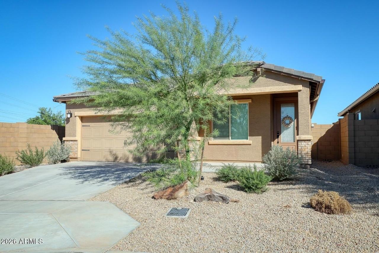 11508 W Cumberland Dr - Photo 2 of 17