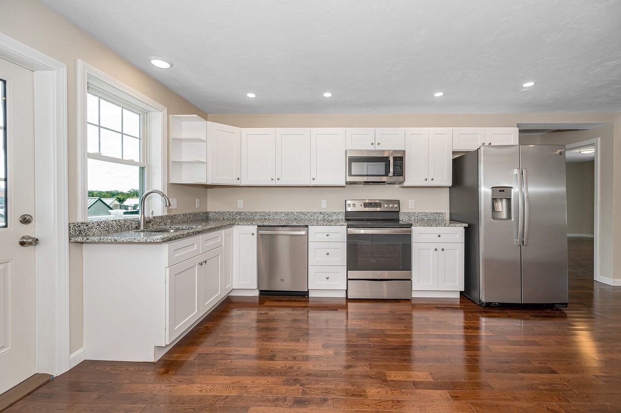 Princeton Court Apartments - Photo 3 of 43