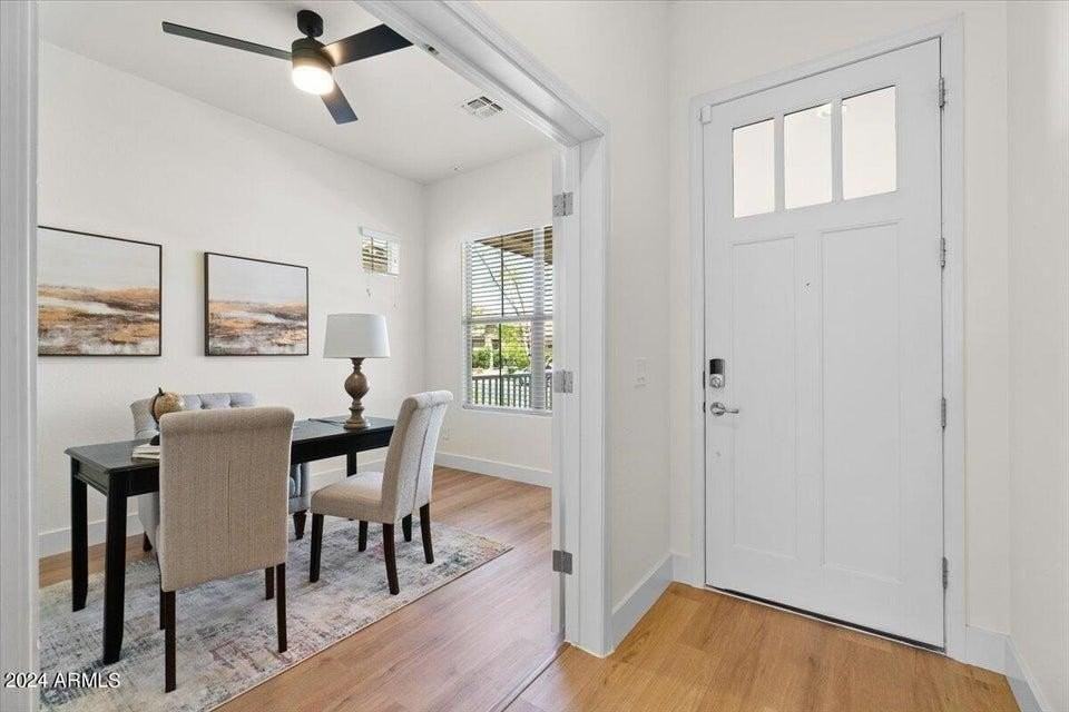 20579 W Edgemont Ave - Photo 2 of 19