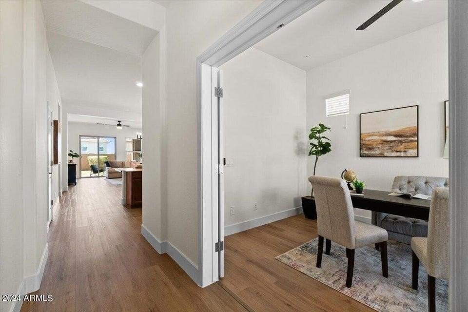 20579 W Edgemont Ave - Photo 4 of 19