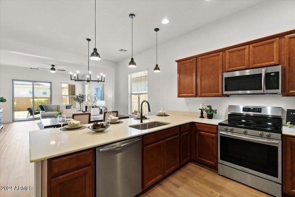 20579 W Edgemont Ave - Photo 7 of 19