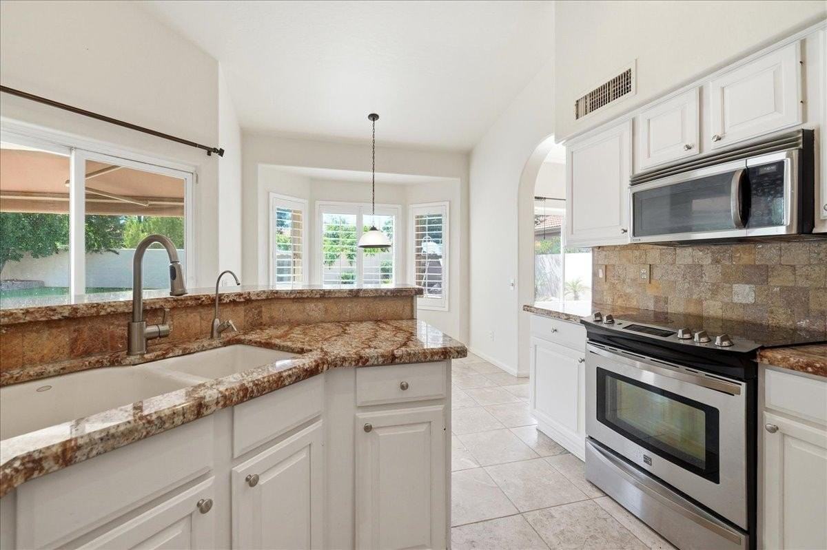 2207 E Tahitian Way - Photo 2 of 50