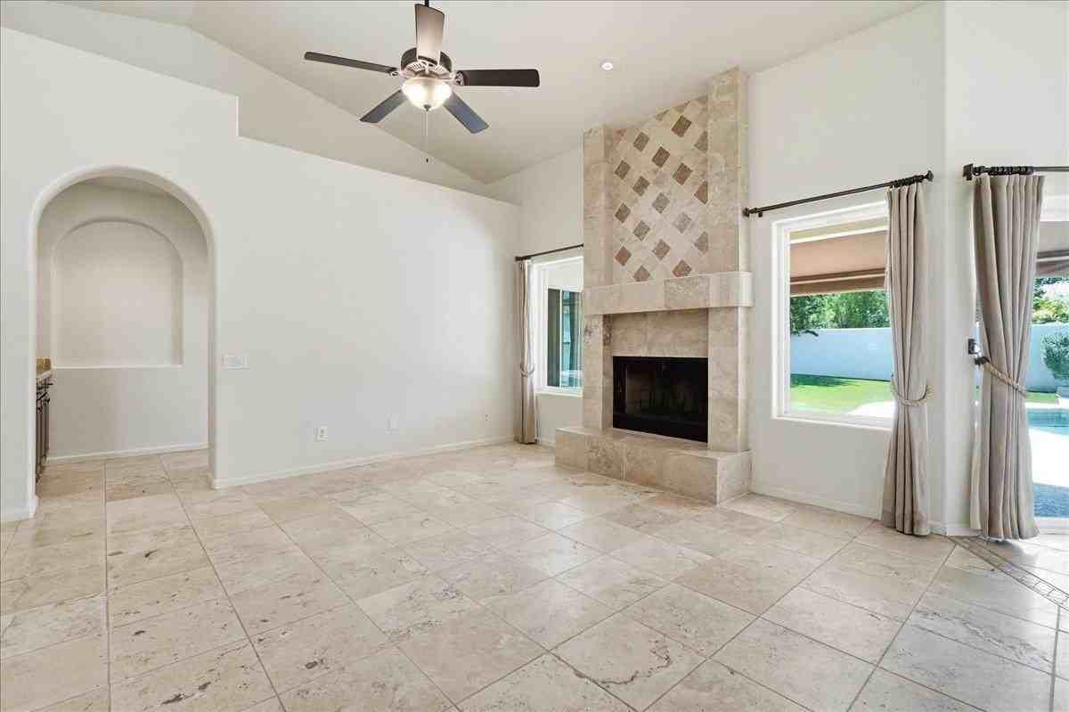 2207 E Tahitian Way - Photo 6 of 50
