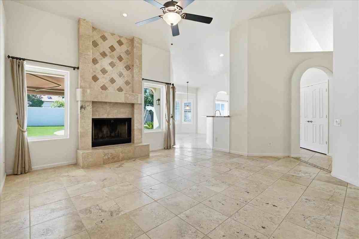 2207 E Tahitian Way - Photo 7 of 50